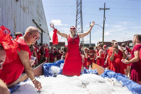 taiwan hash house harriers|Red Dress Run takes over downtown Moline .